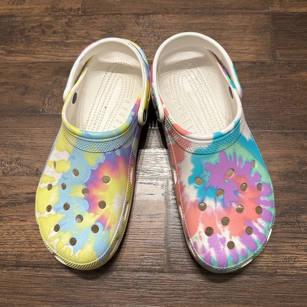 Crocs Unisex Classic Tie-Dye Graphic Clog - White/Multi size 12
